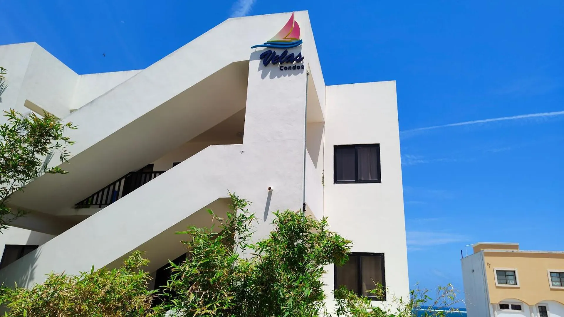 Vela'S Condos Ocean Front Puerto Morelos Mexico