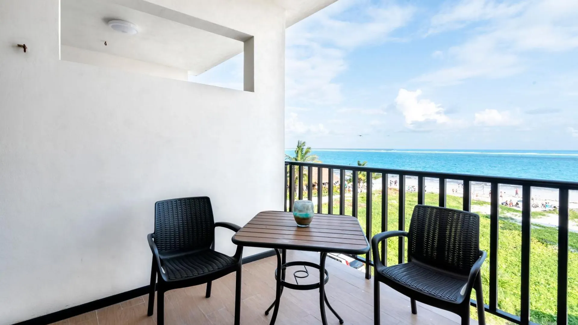 Vela'S Condos Ocean Front Puerto Morelos