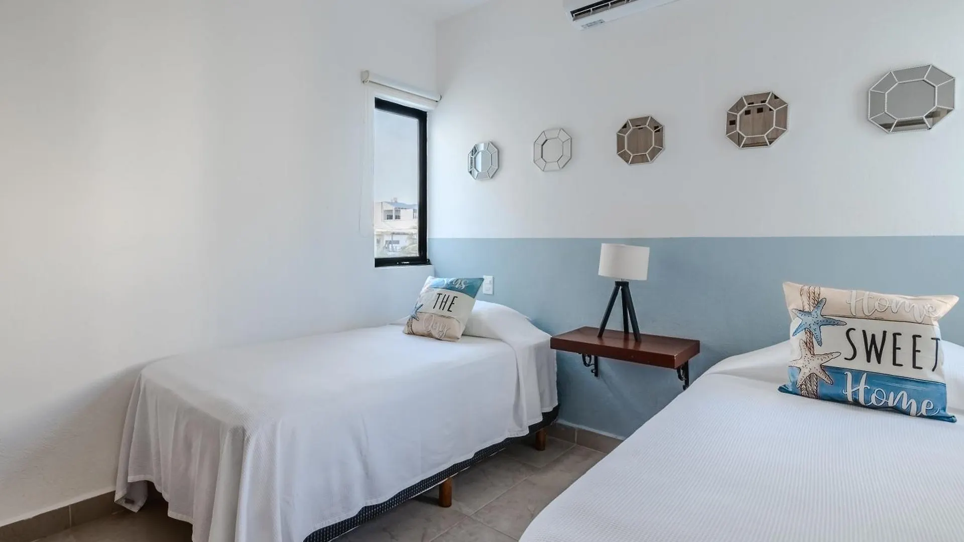 Vela'S Condos Ocean Front Puerto Morelos 3*,